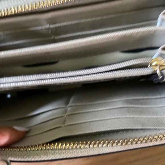 Kate spade shoulder bag/tote with matching wallet - Picture 2 of 4